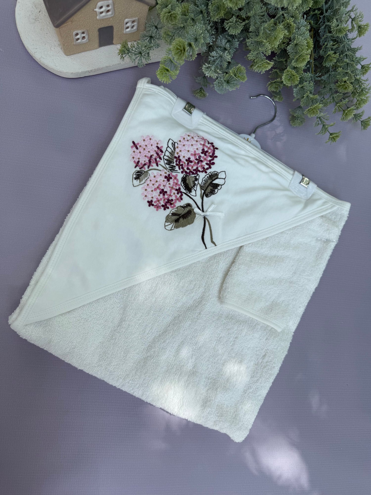 Pink petals towel