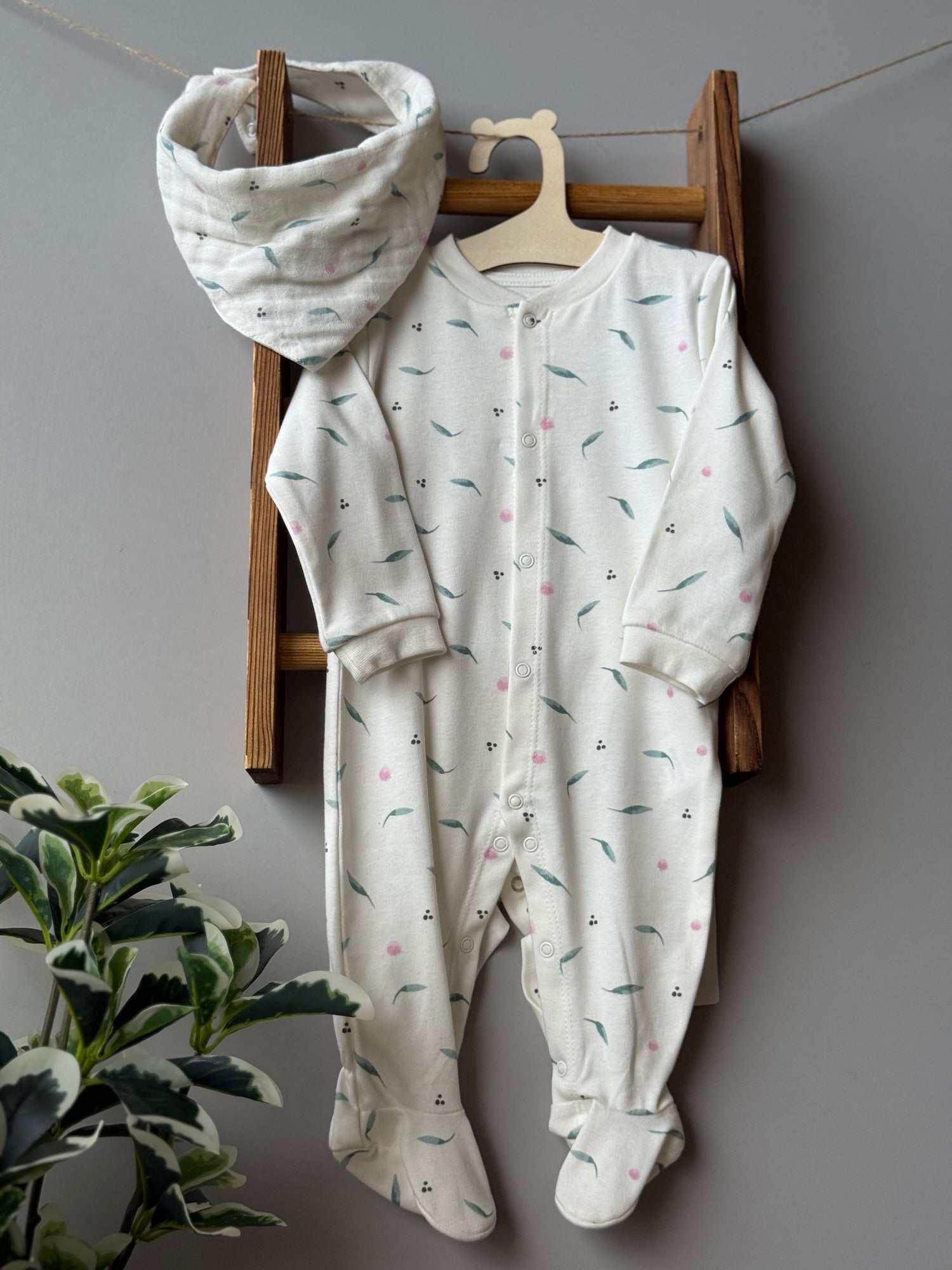 Leaves and dots overall