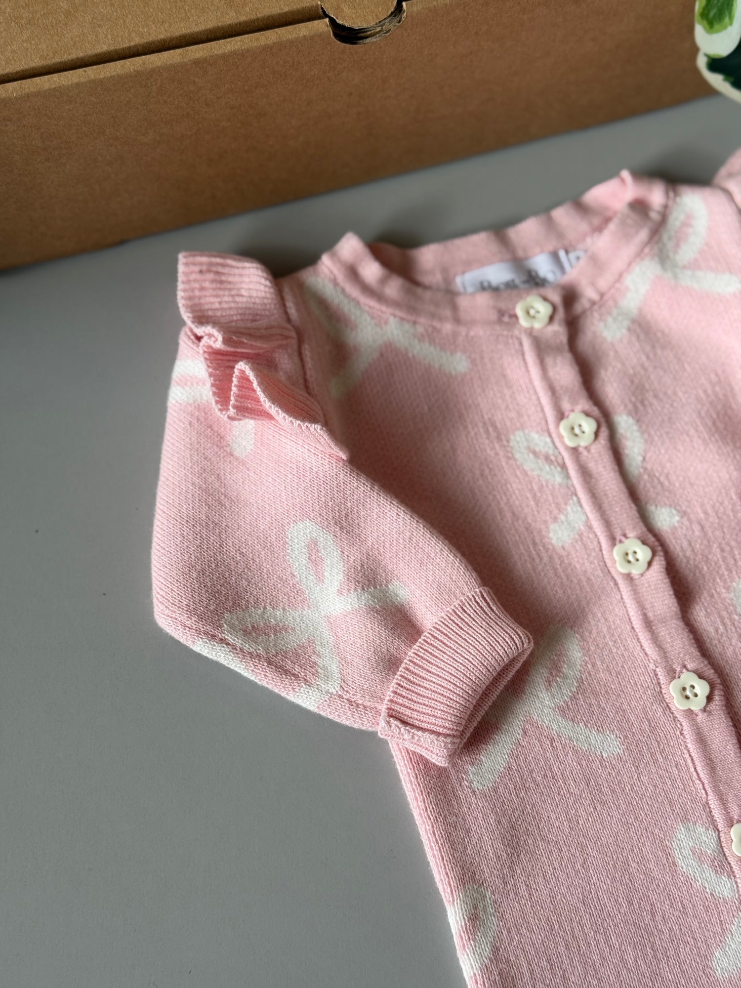 Bows overall with hat