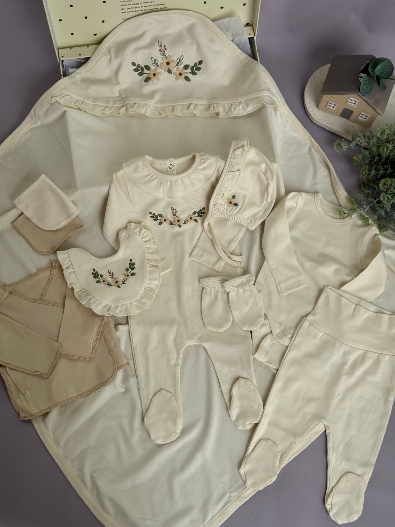 Blossoms hospital set/cream