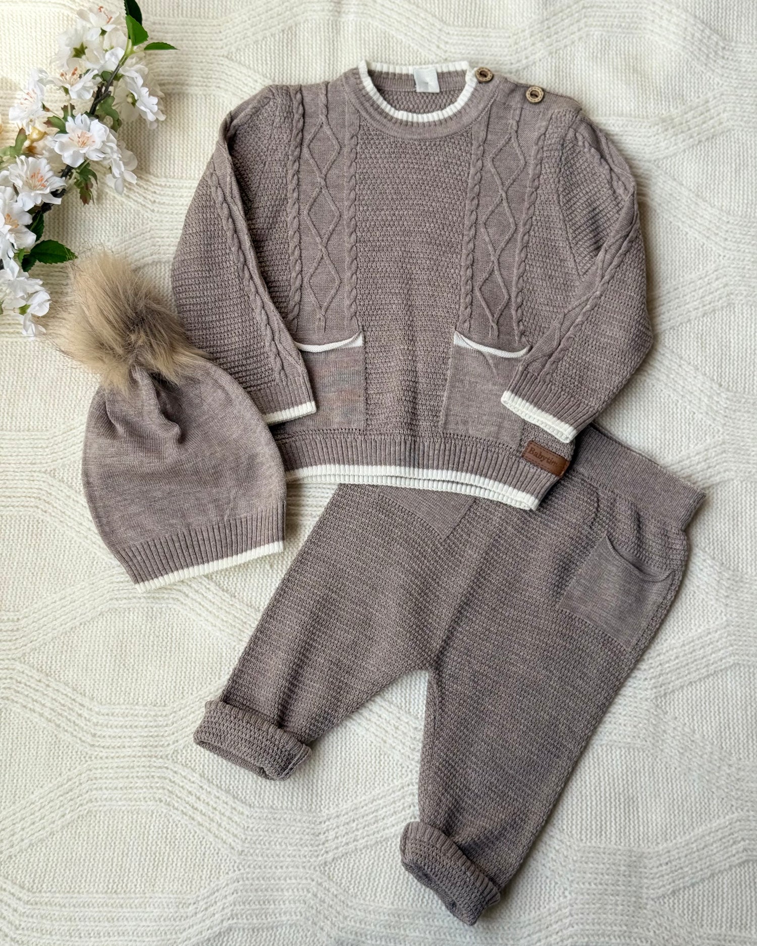 brown knitted cotton set