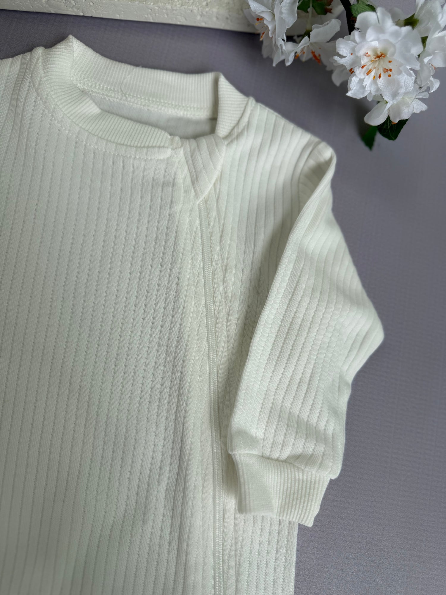 Simple milk white overall