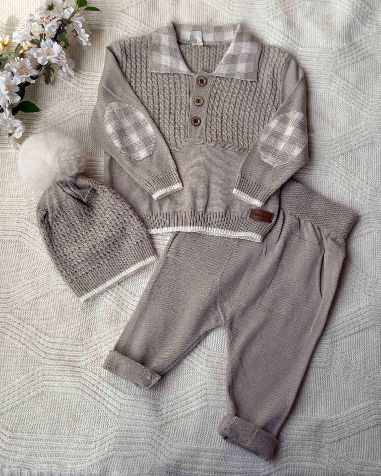 Knitted patched polo sets