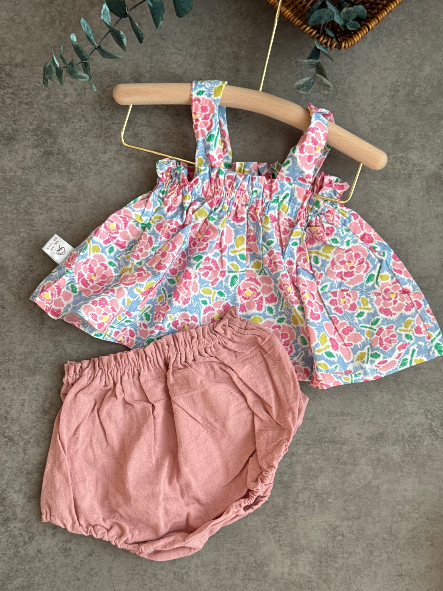Painted flowers set