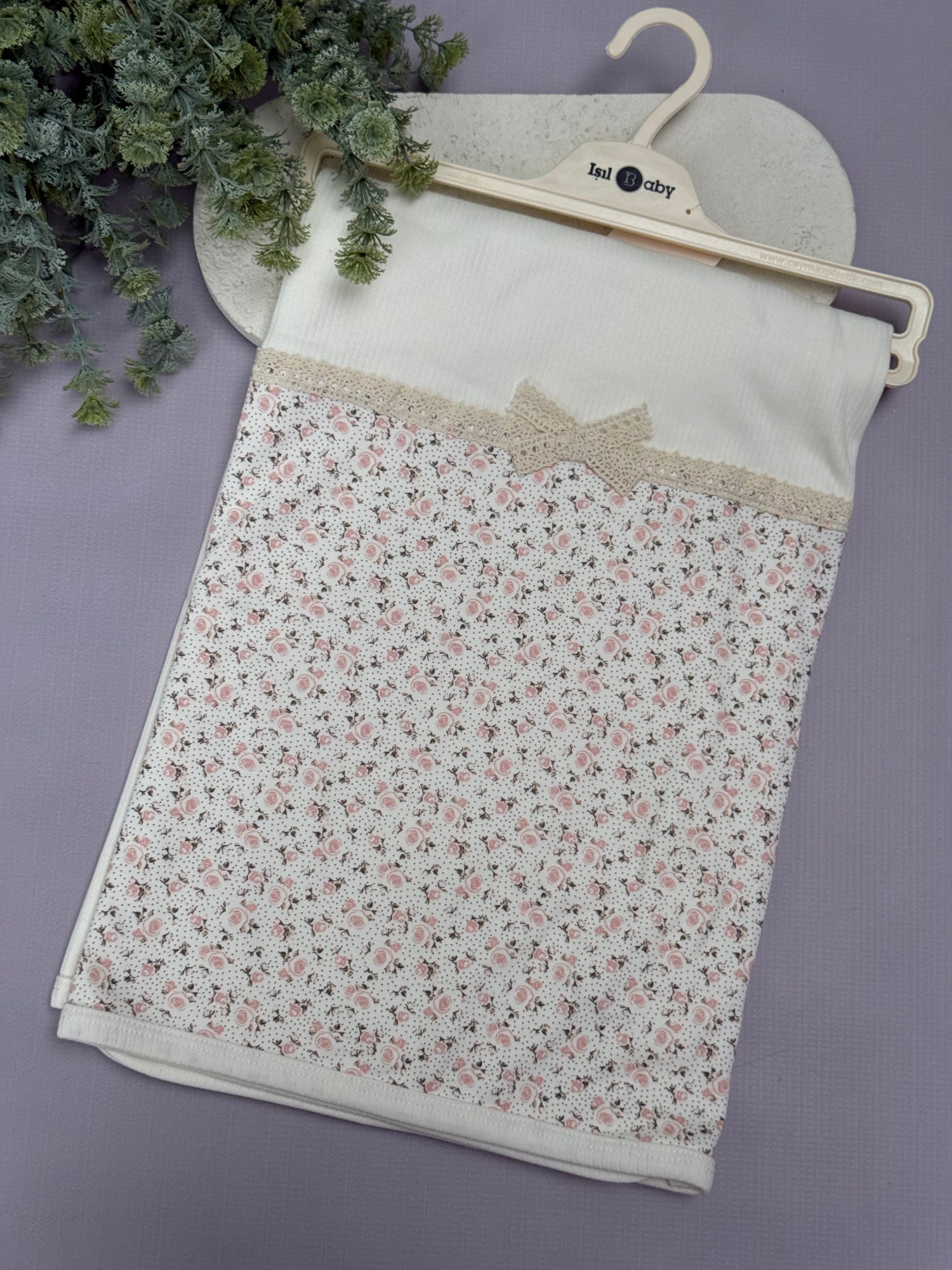 Pink roses blanket
