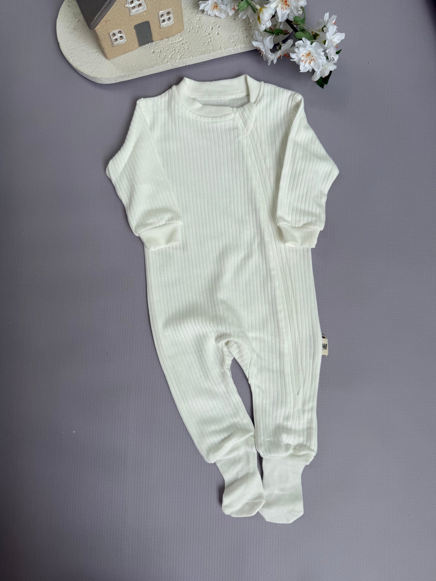 Simple milk white overall