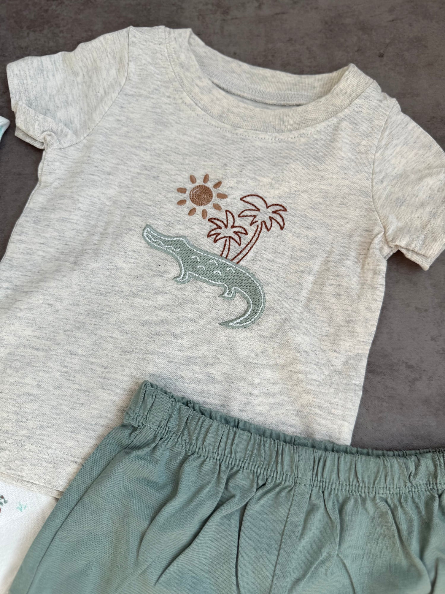 Crocodile set