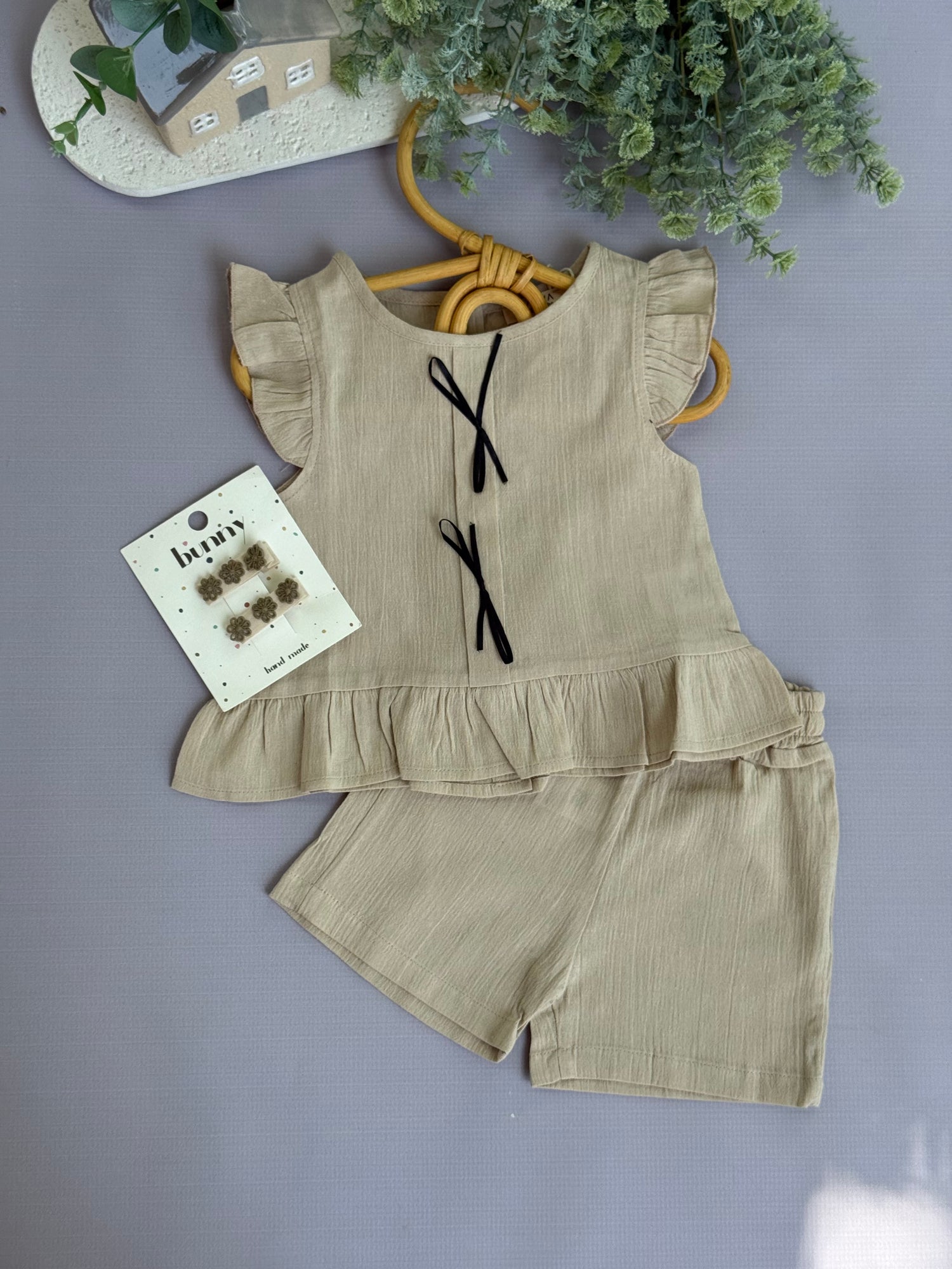 Linen ruffles set