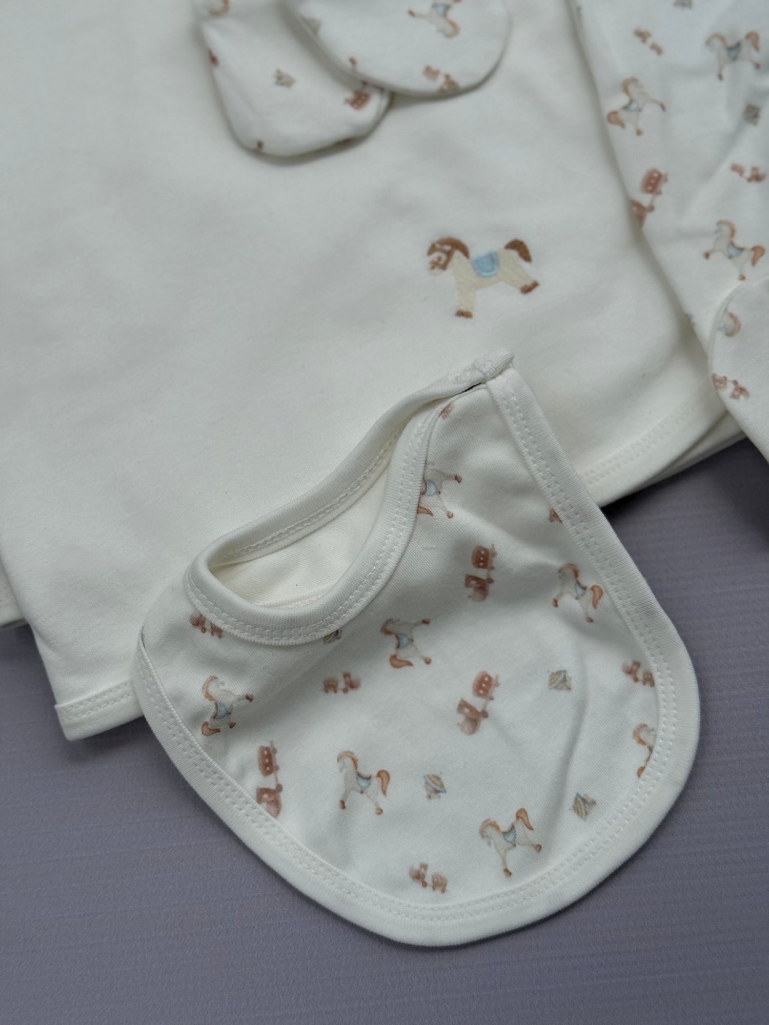 Lovely horsie  vintage set