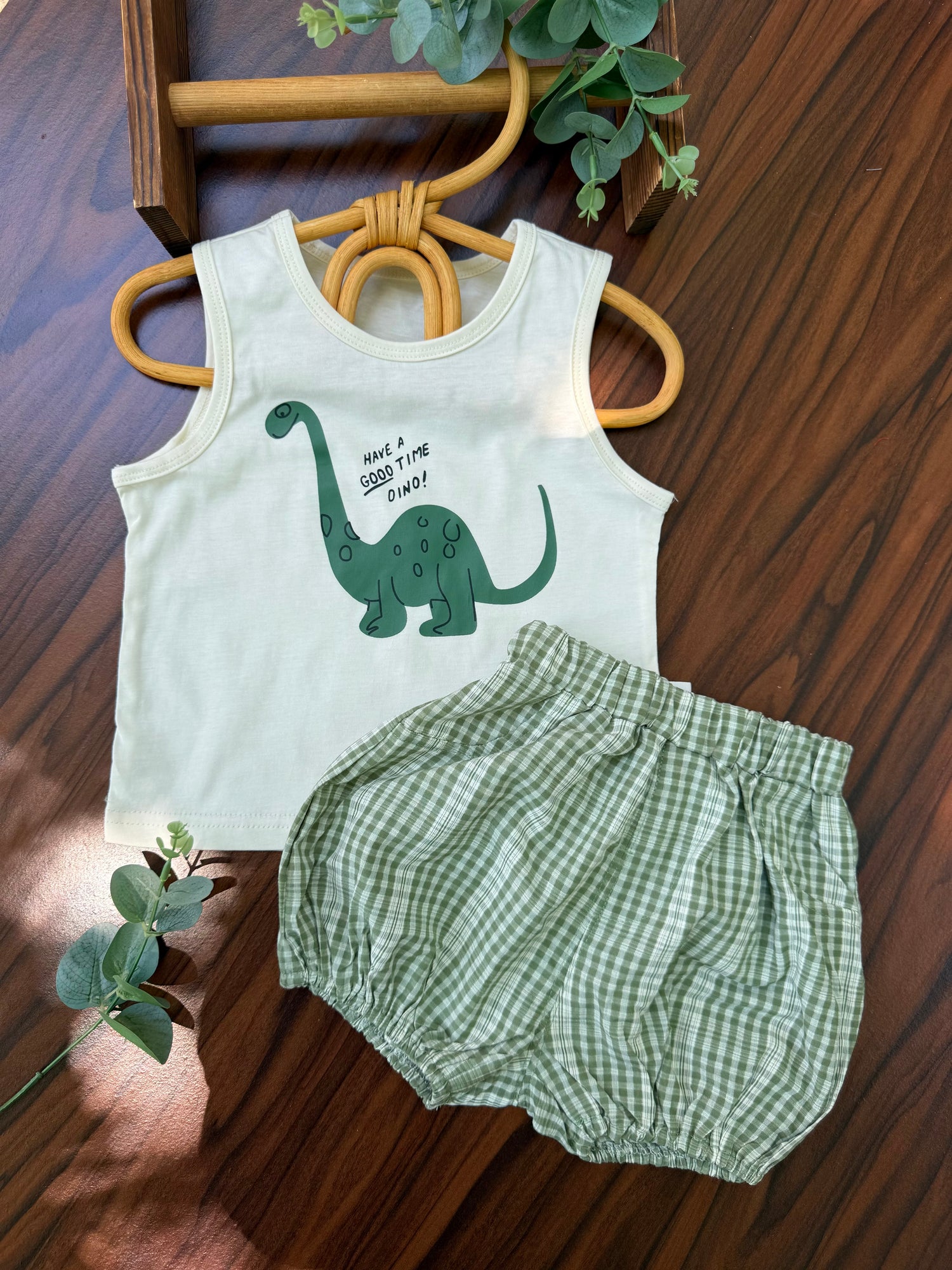 Oliver Dino set